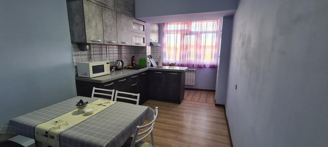 Flat In Central Bishkek公寓 外观 照片